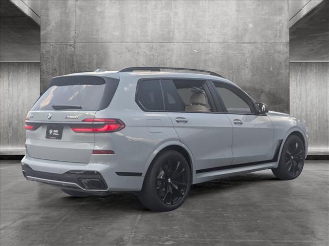 2025 BMW X7 M60i