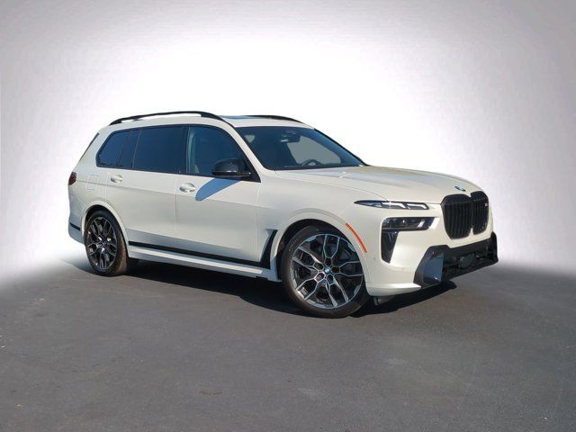 2025 BMW X7 M60i