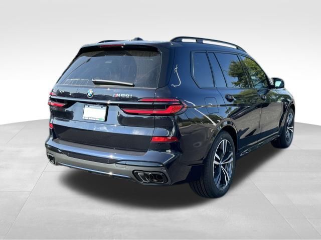 2025 BMW X7 M60i