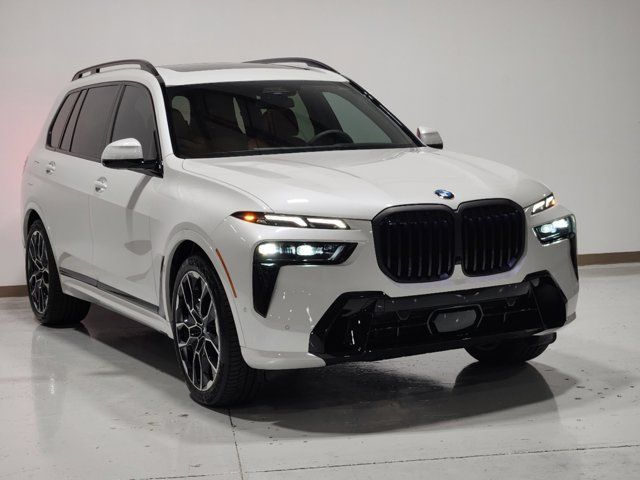 2025 BMW X7 M60i