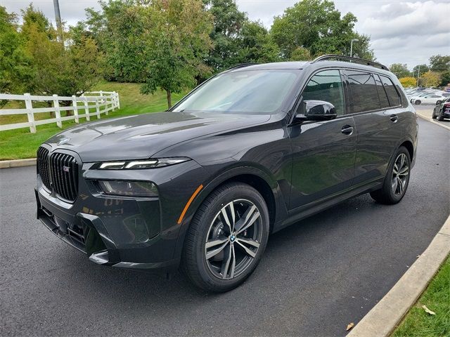 2025 BMW X7 M60i