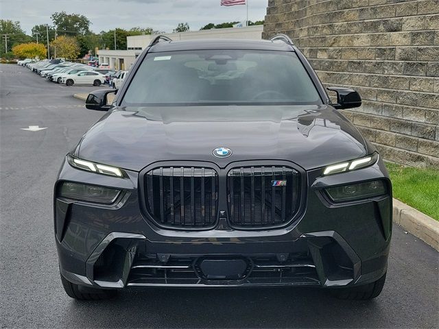 2025 BMW X7 M60i