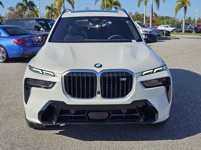 2025 BMW X7 M60i