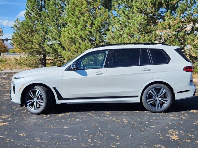 2025 BMW X7 M60i