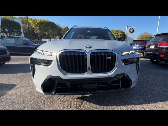 2025 BMW X7 M60i