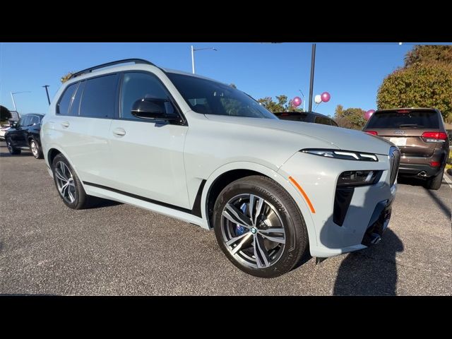 2025 BMW X7 M60i