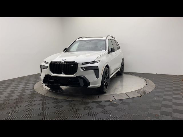 2025 BMW X7 M60i