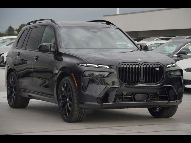 2025 BMW X7 M60i