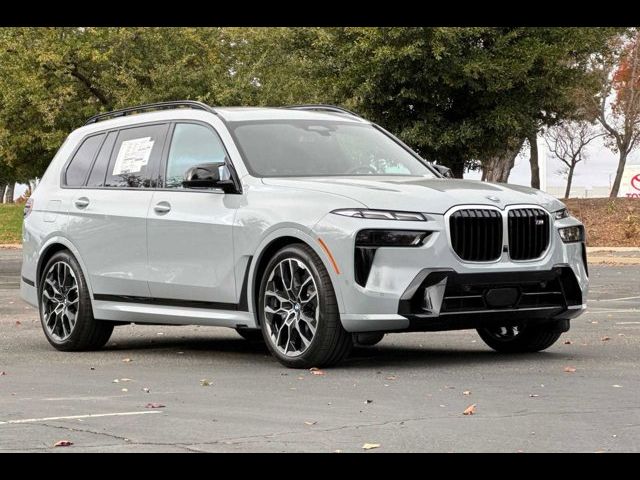 2025 BMW X7 M60i