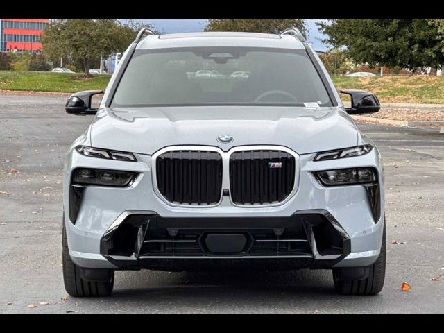 2025 BMW X7 M60i