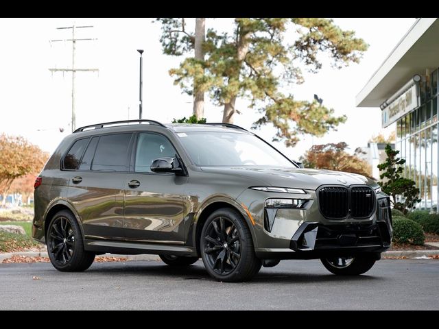 2025 BMW X7 M60i