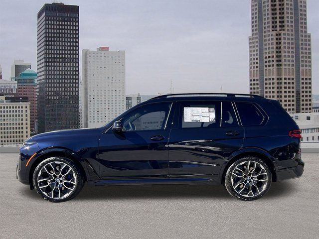 2025 BMW X7 M60i