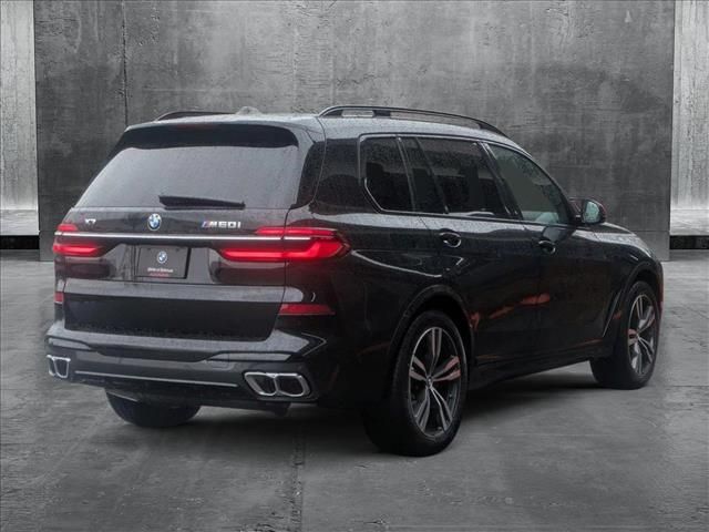 2025 BMW X7 M60i