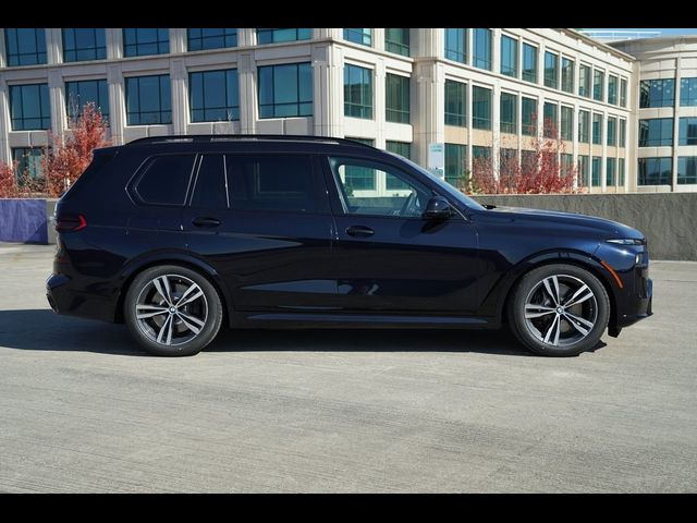 2025 BMW X7 M60i