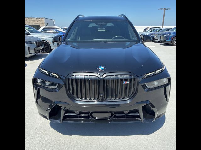 2025 BMW X7 M60i