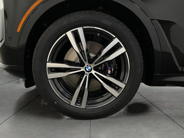 2025 BMW X7 M60i