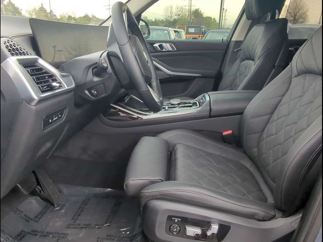 2025 BMW X7 xDrive40i