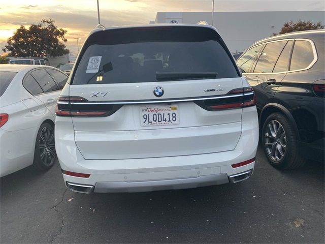 2025 BMW X7 xDrive40i