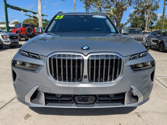 2025 BMW X7 xDrive40i