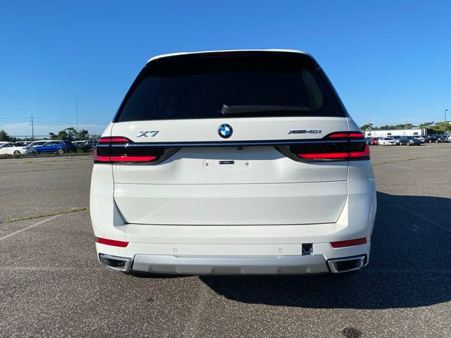 2025 BMW X7 xDrive40i