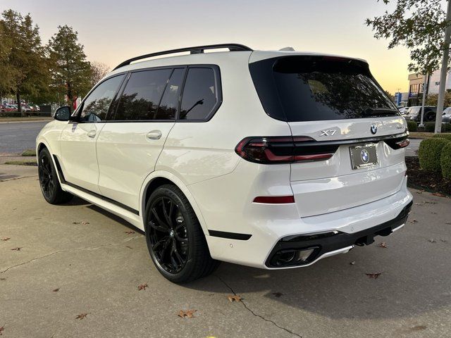 2025 BMW X7 xDrive40i