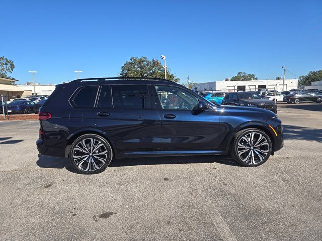 2025 BMW X7 xDrive40i