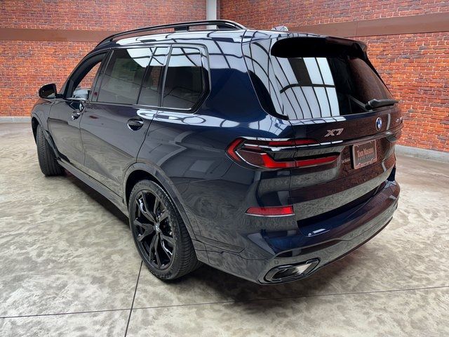 2025 BMW X7 xDrive40i