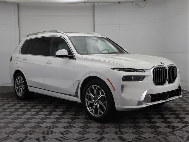 2025 BMW X7 xDrive40i