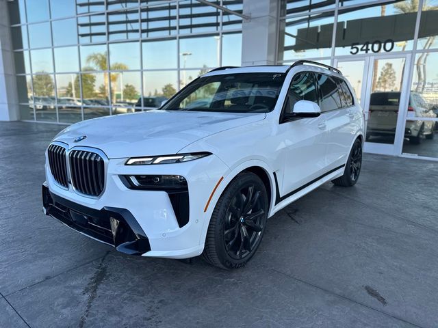 2025 BMW X7 xDrive40i