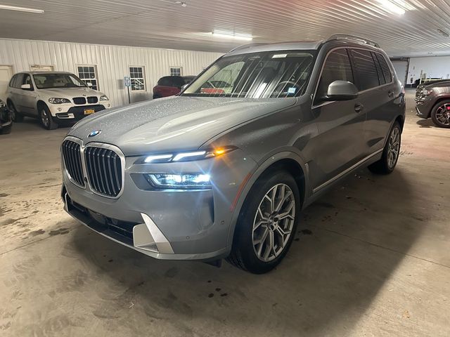 2025 BMW X7 xDrive40i