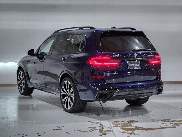 2025 BMW X7 xDrive40i