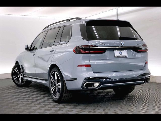 2025 BMW X7 xDrive40i