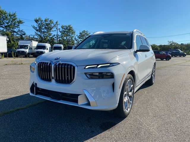 2025 BMW X7 xDrive40i