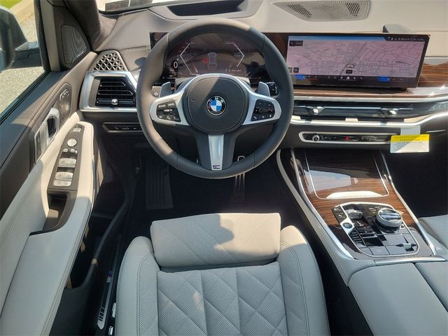 2025 BMW X7 xDrive40i