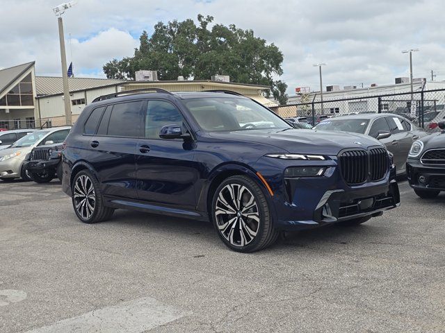 2025 BMW X7 xDrive40i