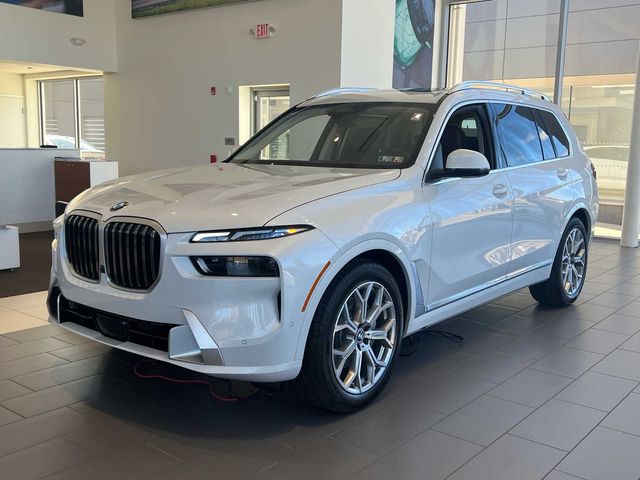 2025 BMW X7 xDrive40i