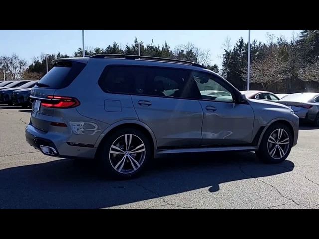 2025 BMW X7 xDrive40i