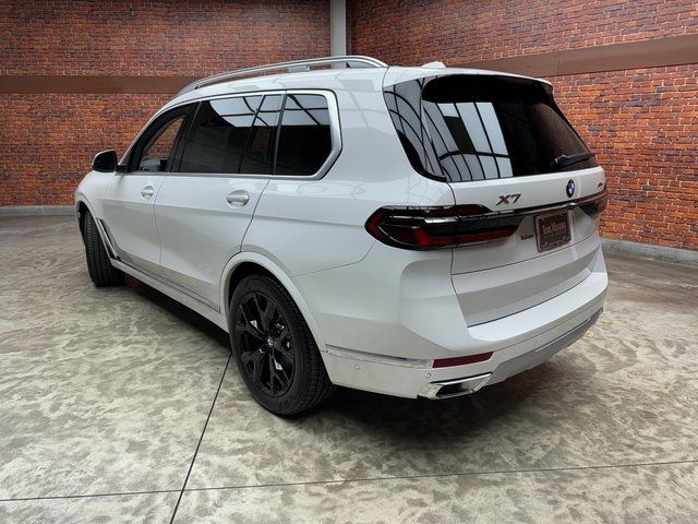 2025 BMW X7 xDrive40i