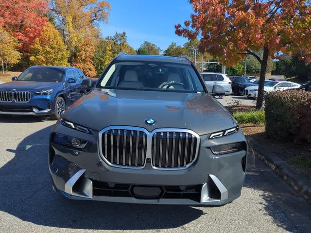 2025 BMW X7 xDrive40i