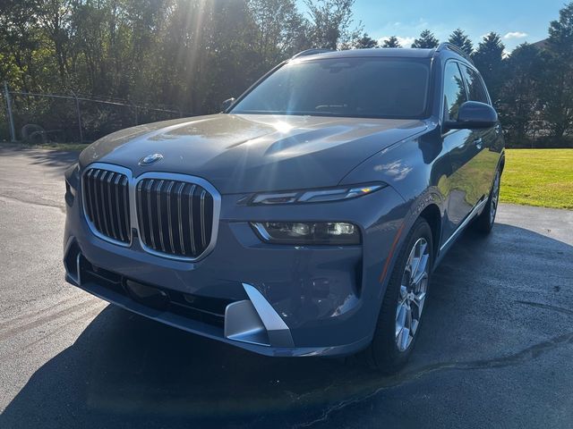 2025 BMW X7 xDrive40i