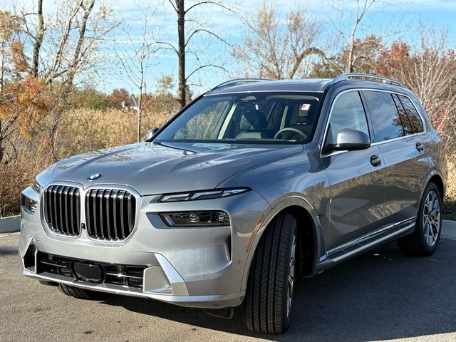 2025 BMW X7 xDrive40i