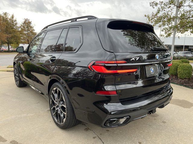 2025 BMW X7 xDrive40i