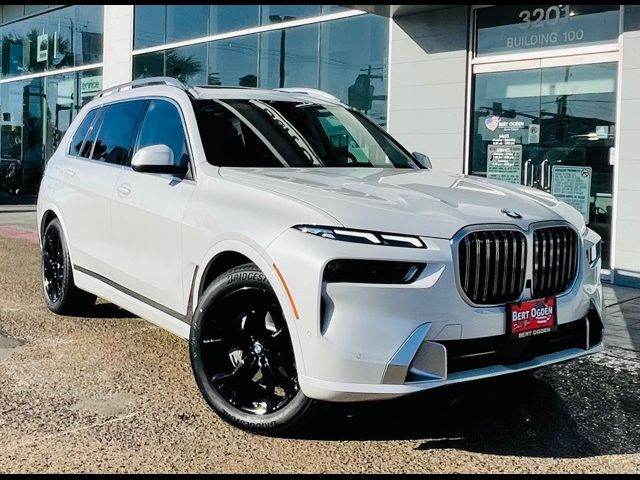 2025 BMW X7 xDrive40i