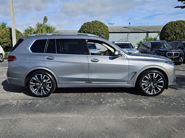 2025 BMW X7 xDrive40i