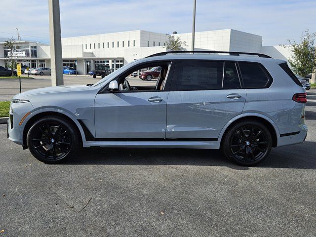 2025 BMW X7 xDrive40i