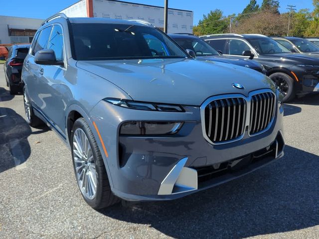 2025 BMW X7 xDrive40i