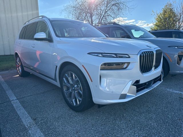 2025 BMW X7 xDrive40i