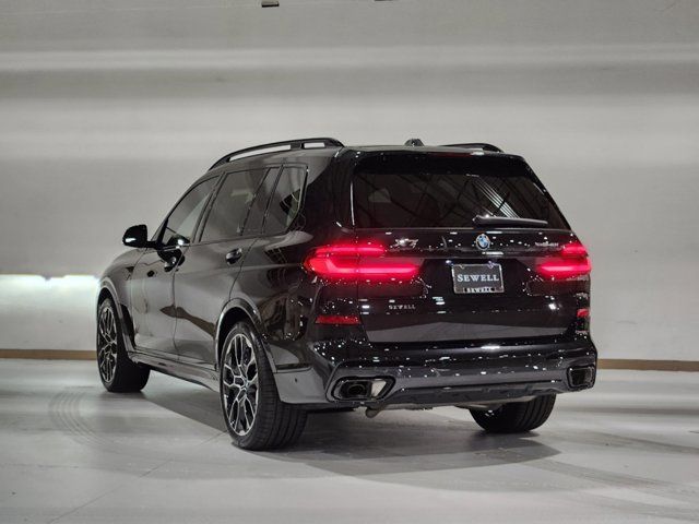 2025 BMW X7 xDrive40i