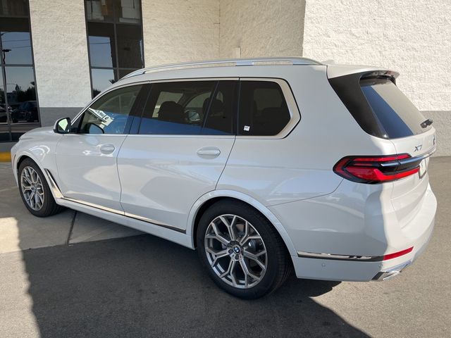 2025 BMW X7 xDrive40i