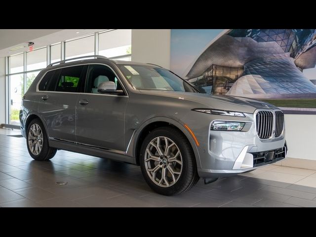 2025 BMW X7 xDrive40i